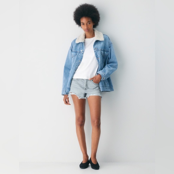 Aritzia Denim Forum The '90s Vintage Cut-off Short in “15 Yrs Brl Thr Bleu” - Picture 7 of 10